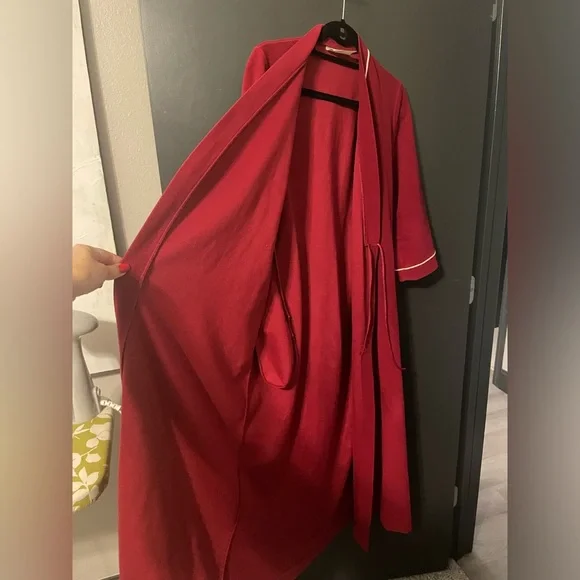 Vanity Fair vintage Berry Red & Cream Velour Robe with Piping - Picture 5 of 9